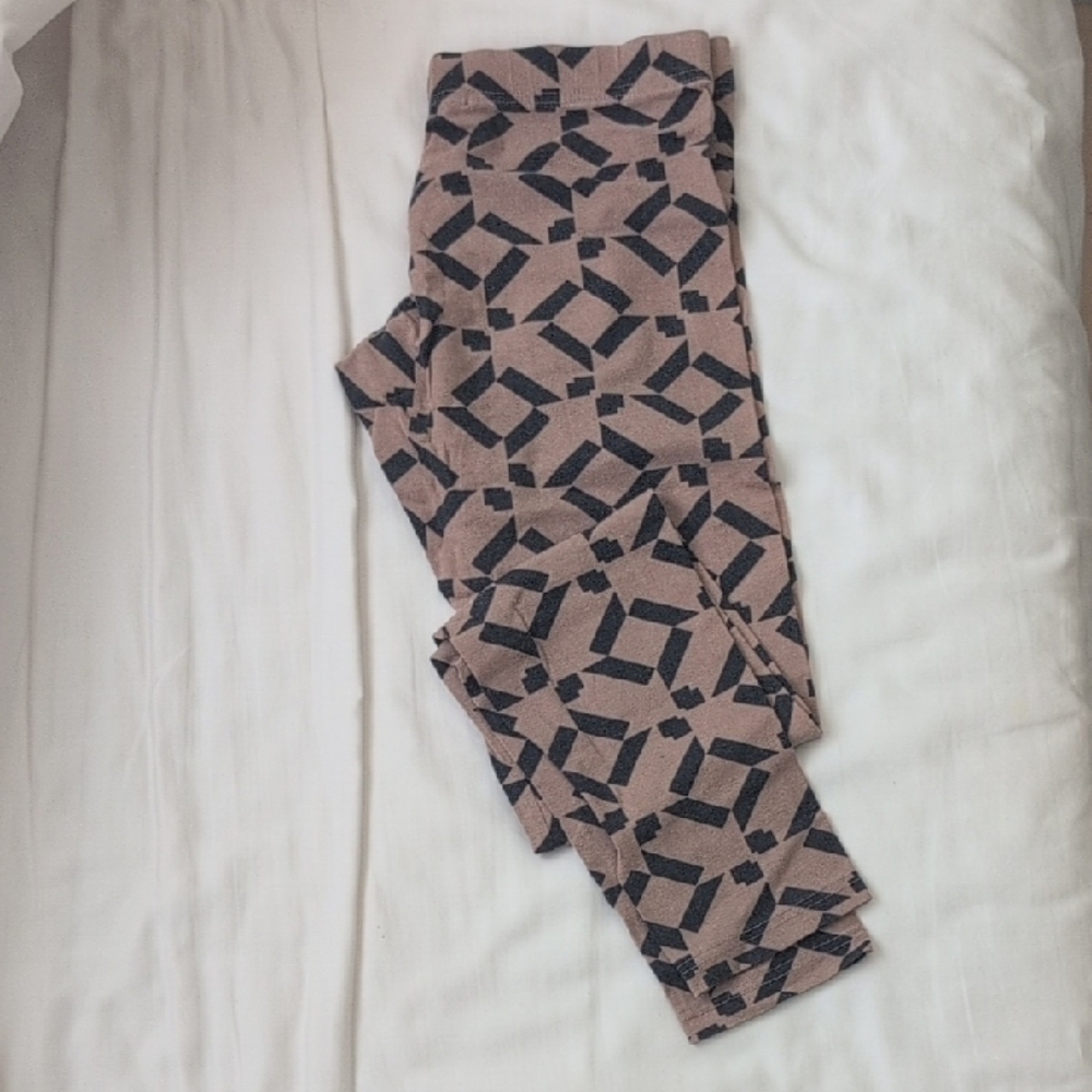 Threads 4 Thought Tan and Black Geometric Leggings